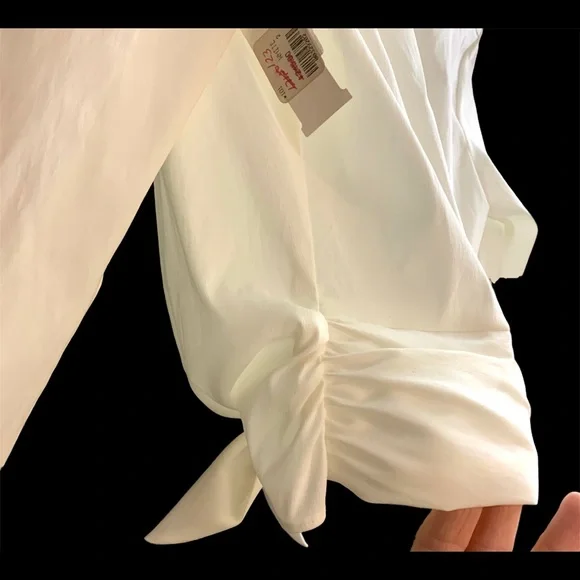 Veronique Young detailed button up tuxedo blouse - Picture 7 of 7